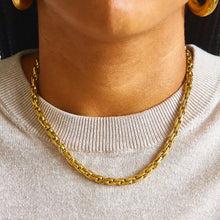 Load image into Gallery viewer, Gold Weave Chain Necklace